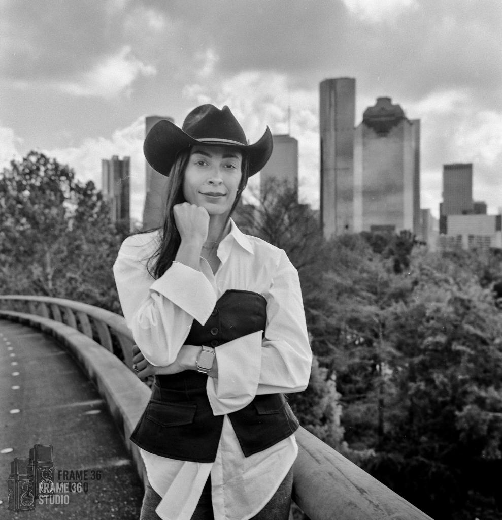 Natalie Lee - Environmental Portrait Natalie Lee
